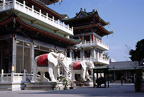 white elephant statues